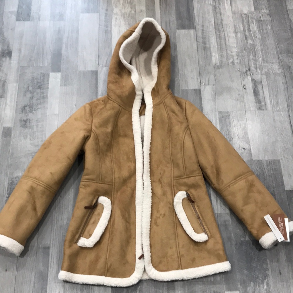 kookaburra by UGG never worn f/s it has been dry cleaned so no tag brand new